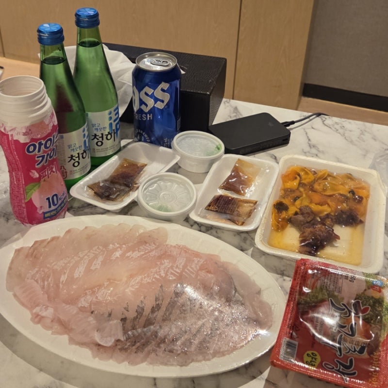 강릉중앙시장맛집 바로 잡아 회 떠주는 강릉횟집추천, 동해바다횟집 :)