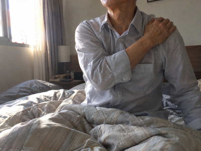 오십견 자연치유 된다는데, 병원 가야 할 때는 따로 있습니다