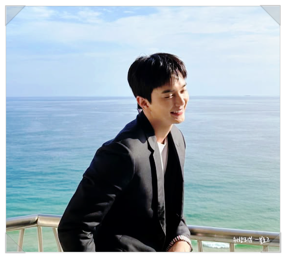 유승호 "나랑 사귀는 게 전남친 복수"… 애인 전남친 결혼식 동행 논쟁
