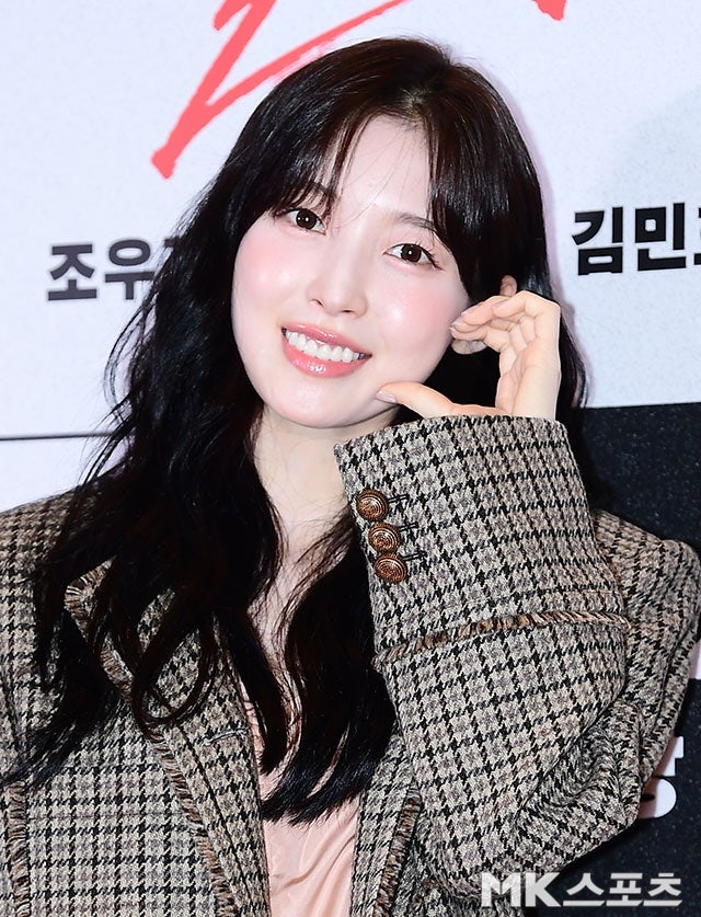 오마이걸 아린, VIP 시사회서 볼 빵빵해진 근황 공개…확 달라진 분위기