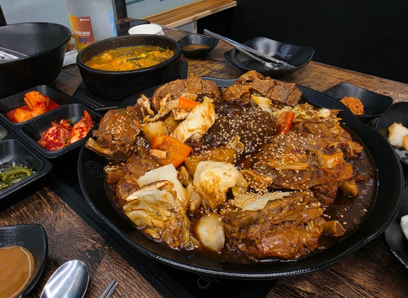 장산역 밥집 이유있는감자탕 단체 모임 하기 좋은 해운대 감자탕 맛집