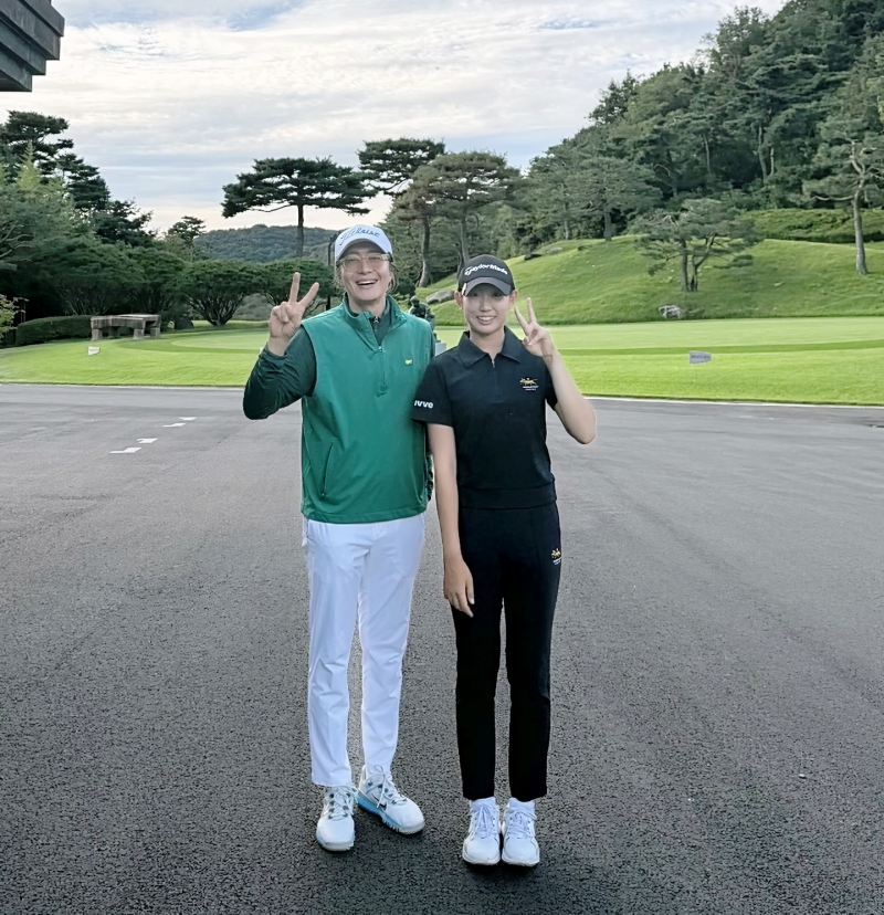겨울연가 배용준 15년만의 뜻밖의 근황, 14세 골퍼와 라운딩 포착