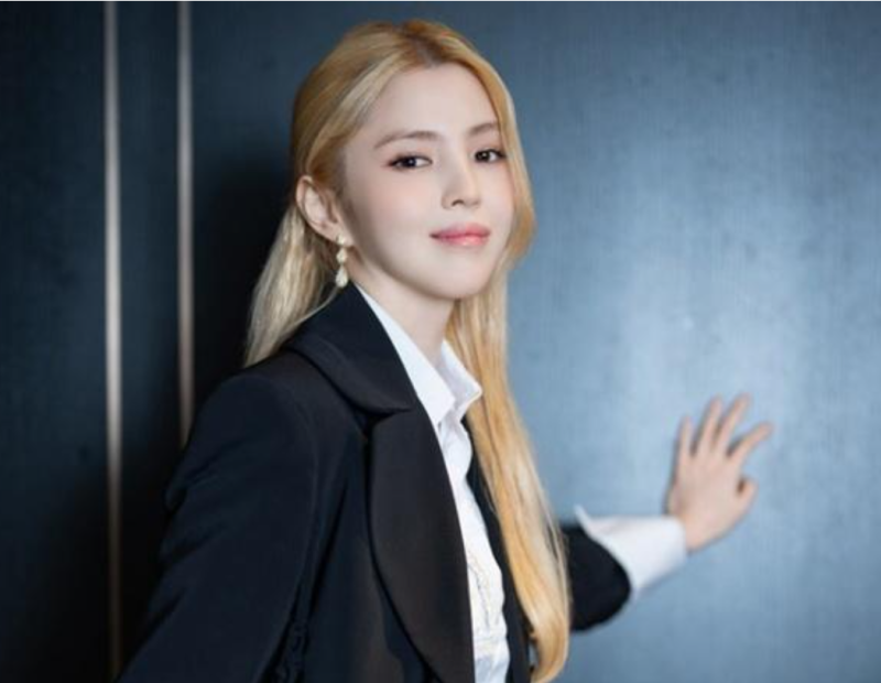 한소희 인터뷰, 인턴의 그늘과 깡…데뷔 10년 만에 “내 마음 왜 힘든지 집요하게 묻는다”