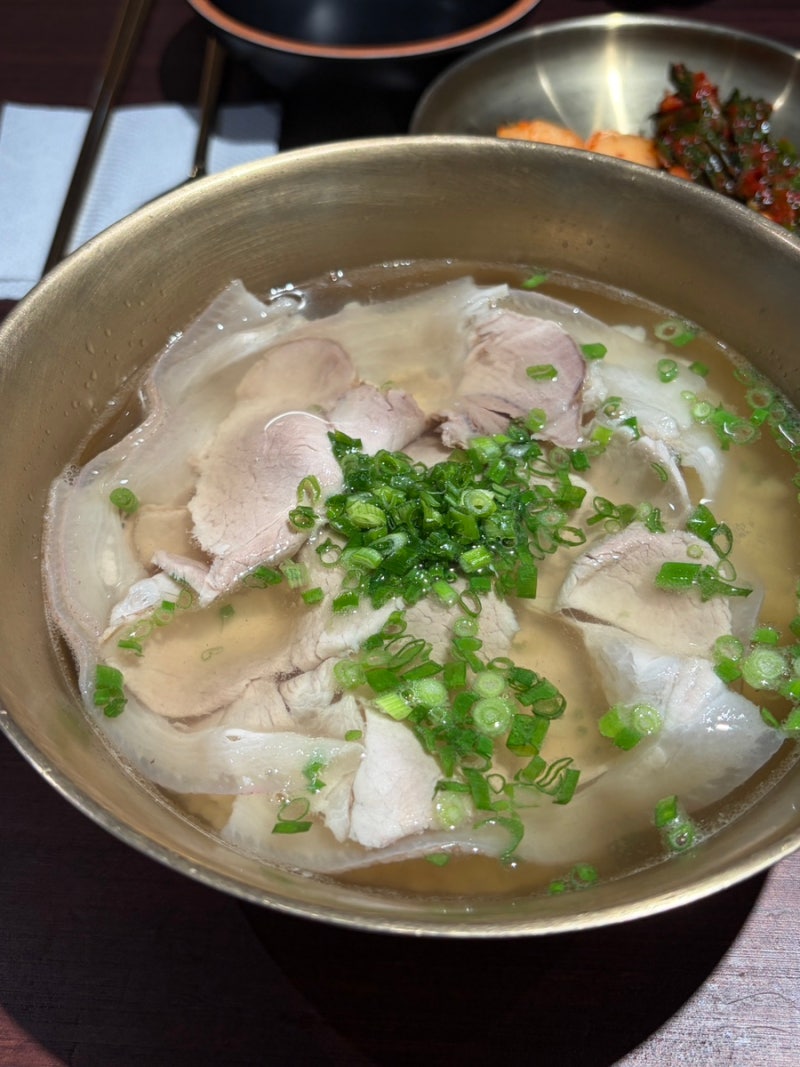 맑고 깊은 돼지공탕이 맛있는 고속터미널 점심, 한식 맛집 공탕 센트럴시티점