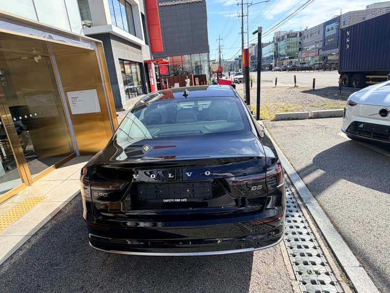 볼보 S90 B5 브라이트 검은색 출고기. 잊지 못할 어느 감동적인 고객 인도 스토리. by 볼보일산....