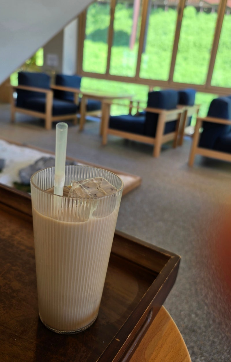 청주 수암골 카페 오차오차｜이색적인 분위기와 너무 맛있는 밀크티