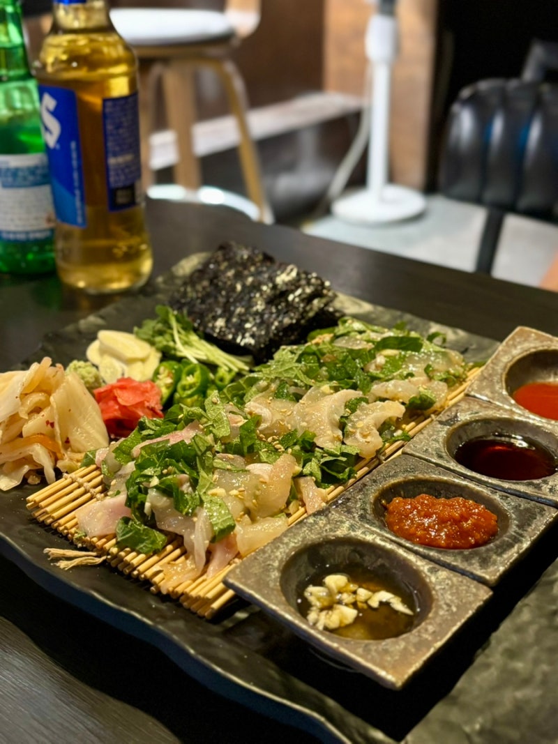 [수영 술집/수영 맛집] 회, 튀김, 탕을 한 번에 즐길 수 있는 가성비술집, 수영술집 카보드 이....