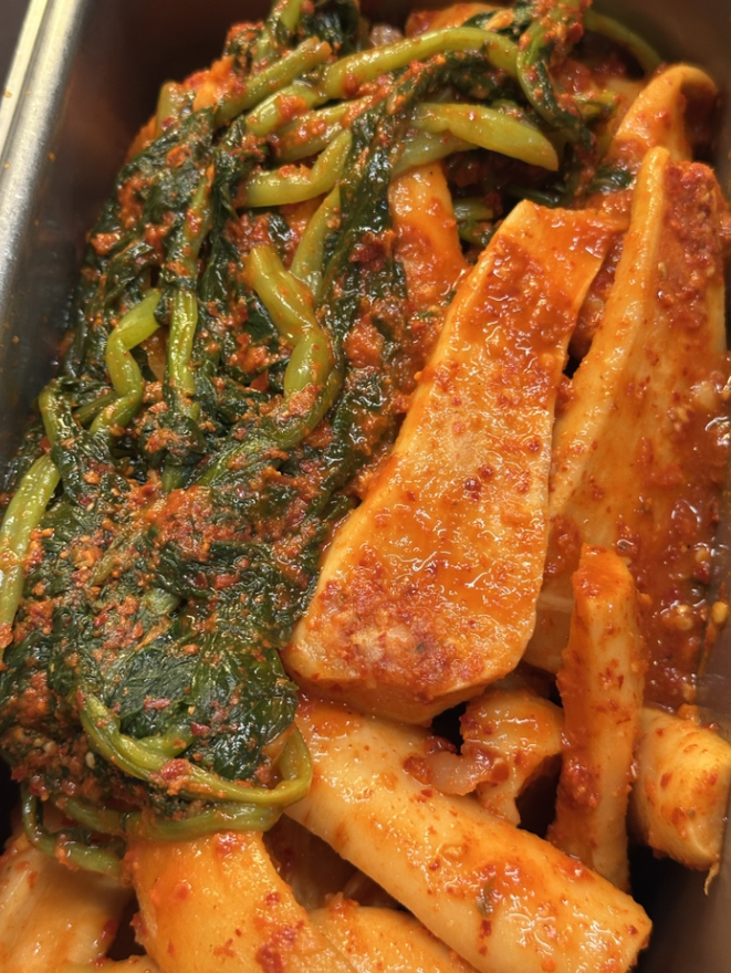 신혼부부 냉장고에 꼭 있어야 할 반찬｜국산 100% 쑥이네 전라도 총각김치 2kg 후기