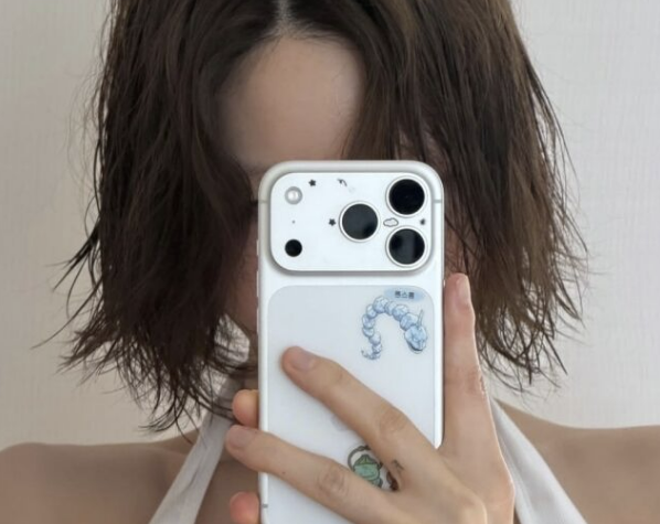 “진짜 자른 거야?” 태연, 갑자기 공개한 단발 사진에 팬들 술렁본문