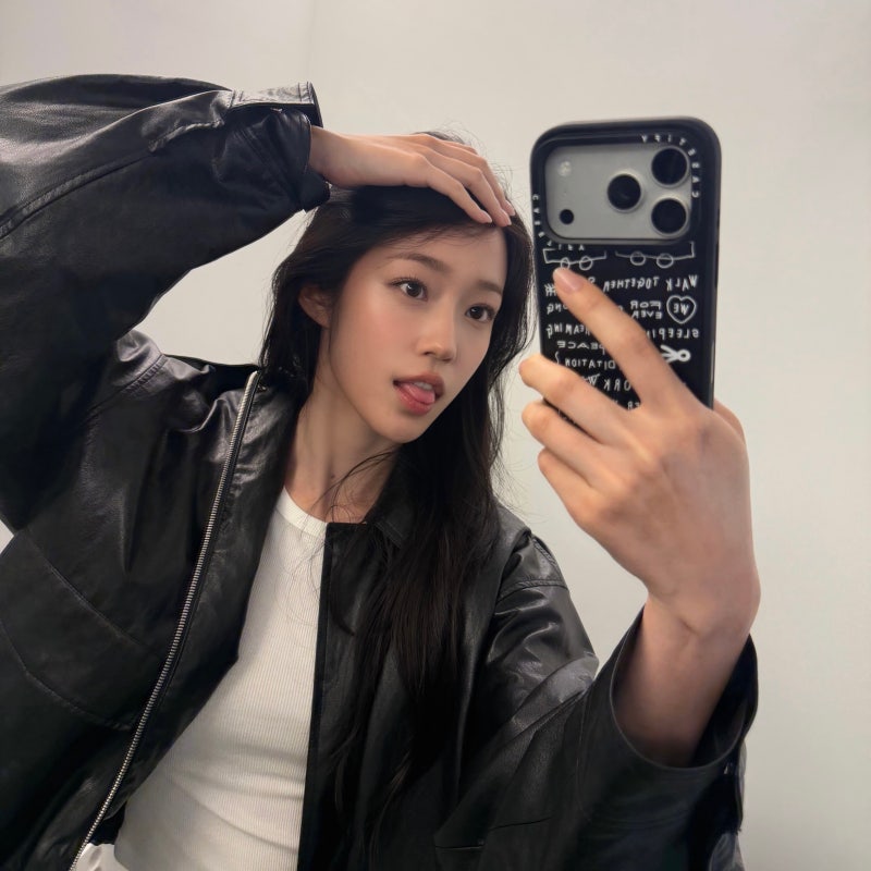 "올가을도 역시 이거네" 여자 연예인 가죽자켓 패션