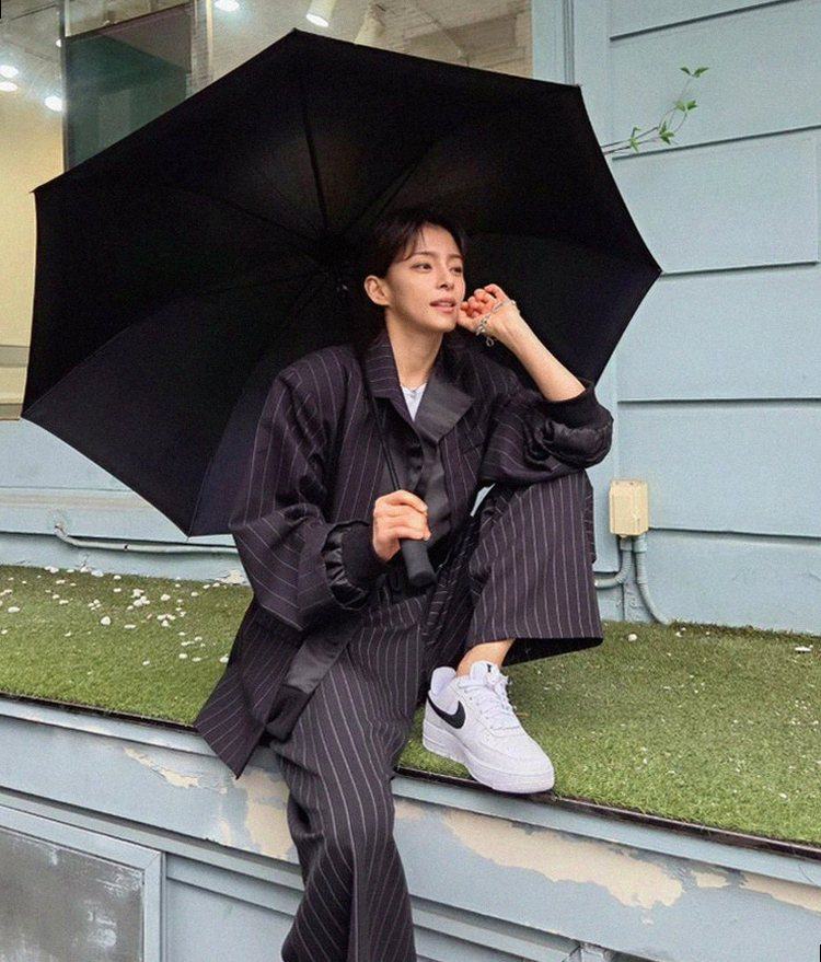 정혜인, 골때녀 유니폼 벗으니 반전! 패션 행사 속 복근 패션 화제 ✨
