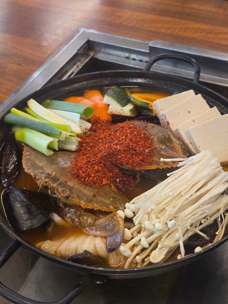 어촌집식당 신두리해수욕장맛집, 조개·돌문어·게국지 한상 만족