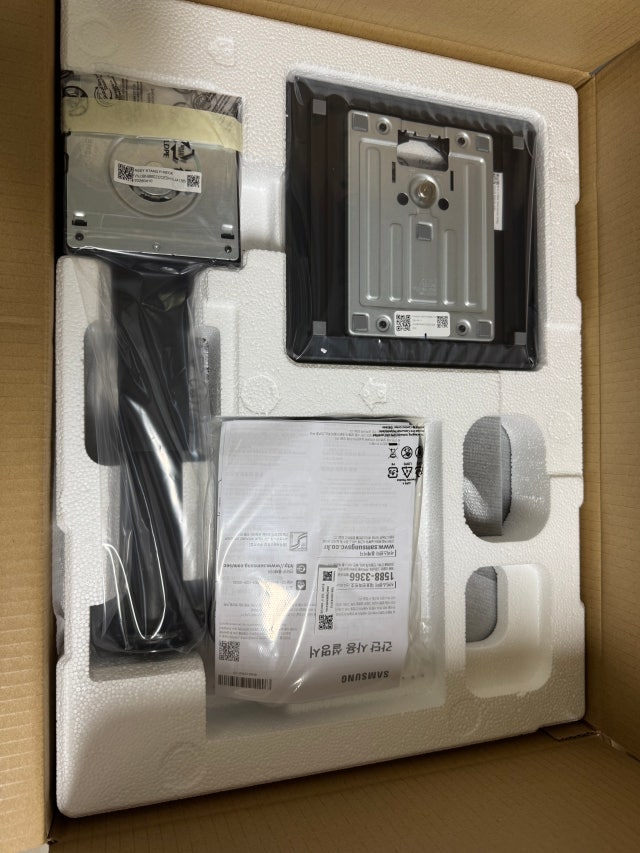 삼성 에센셜 모니터 LS24D400 후기 24인치 IPS 100Hz 피벗 보조모니터로 고른 이유