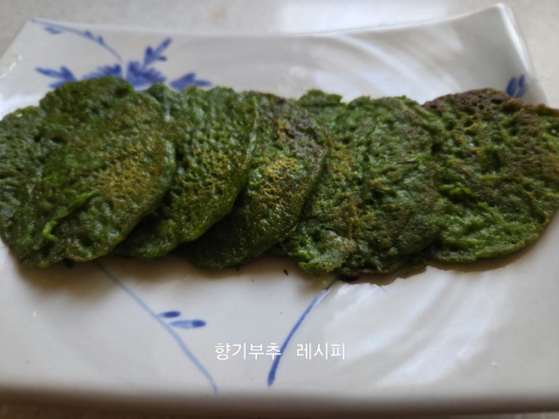 자연색이 매력적이고 바삭고소한 호박잎전 호박잎전만들기(650)