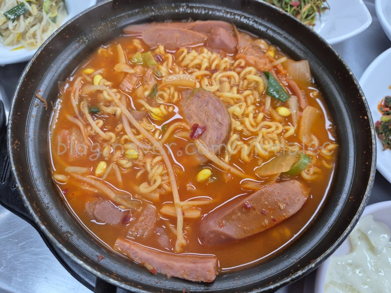 공덕역 맛집 전주식당 9천원 부대찌개 반찬까지 푸짐한 가정식백반