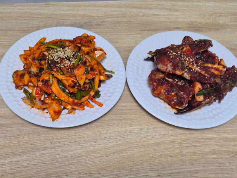 망원시장맛집 무침프로젝트에서 꽃게무침 참소라무침 포장해서 먹어본 후기