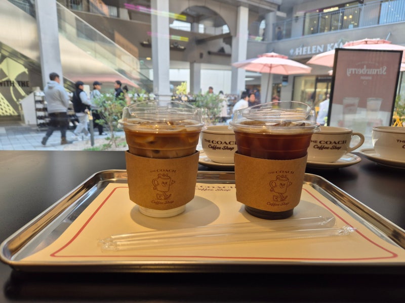 기장 오시리아 카페 | 코치커피숍 롯데아울렛 동부산점(국내에 단 2곳! 커피 맛도 좋아!)