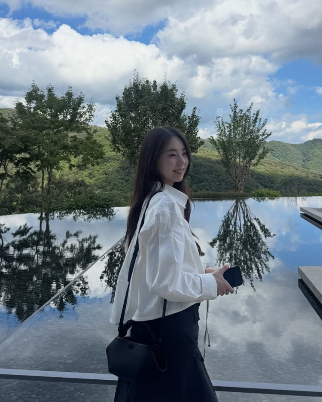 명품인 줄 알았는데... 안소희 가방 정체