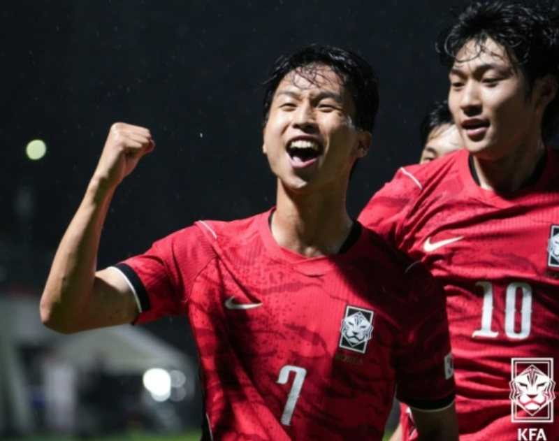 결국 터졌다! 엄지성 전반 해트트릭 폭발! 韓 아시안게임 4-1 대승에 日 팬들 '이 멤버로 지는 ....