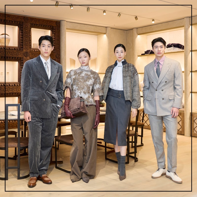 브루넬로 쿠치넬리 26 FW 컬렉션 청담 플래그십 스토어 매장에서 살펴 본 여자 가을 코트 코디....