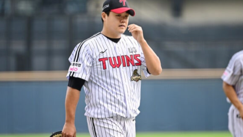 "52억 FA 왜 이렇게 안 풀리나" LG 장현식, 팔꿈치 겨우 나았더니 손날에 강습타구 '1군 복귀 직....