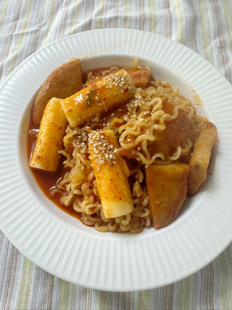 집에서 간단하게 만드는 분식집 스타일 맵단 단짠 라볶이 레시피