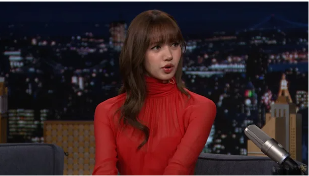 BLACKPINK Lisa Confesses, "If I Weren't a Singer, I'd Be a Disneyland Princess"... Fans Rave, "It Suits Her Perfectly!"