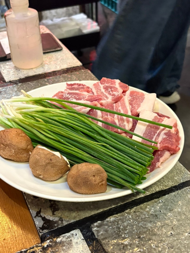 지리산 흑돼지가 맛있는 산청숯불가든 을지로 / 임산부 프리패스 후기
