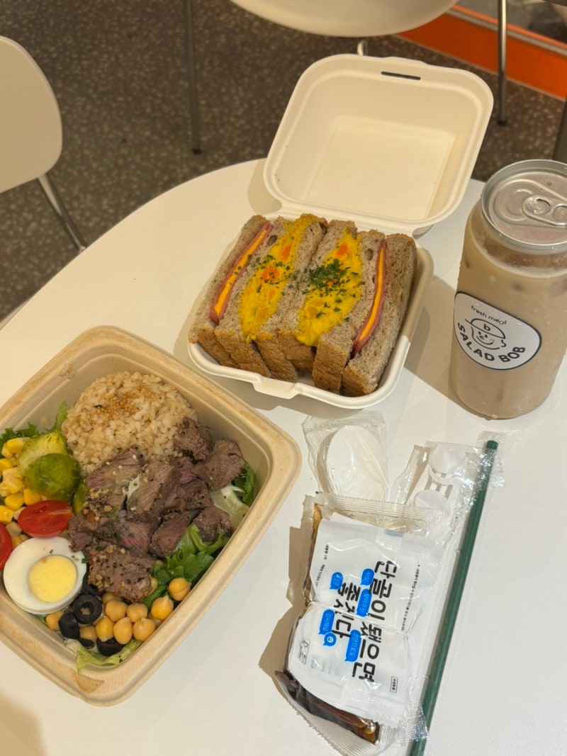 광주카페 :: 광주 브런치 카페 추천 혼밥 가능 수완지구 샐러드 맛집 샐러드밥 수완점
