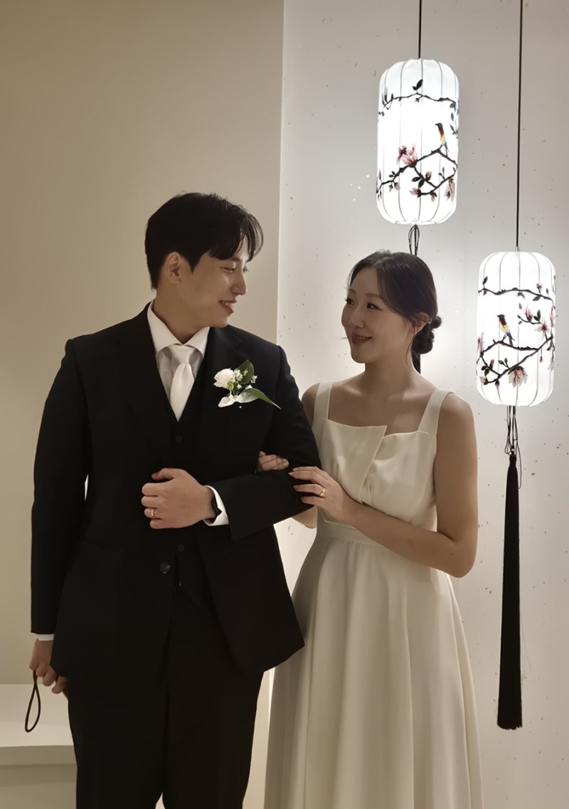 엠므 아르무아 결혼 본식 피로연 예복 결혼식 2부 원피스 대여