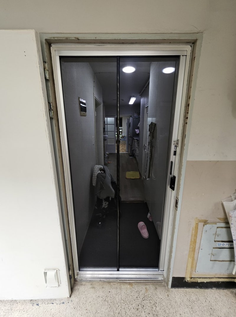 현관롤방충망 고장, 고치는 법부터 찾으셨다면 먼저 보실 것