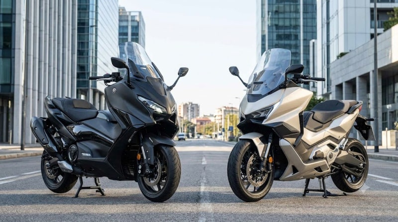빅스쿠터 최강자는? 야마하 티맥스560 VS 혼다 포르자750 고민 정리 (TMAX560 FORZA750)