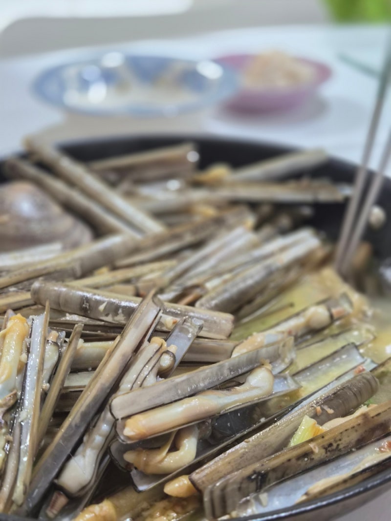 [집밥 기록] 태안 갯벌에서 직접 캐온 맛조개로 만든 버터 술찜 (feat. 완벽 해감법 & 아이 맞춤....