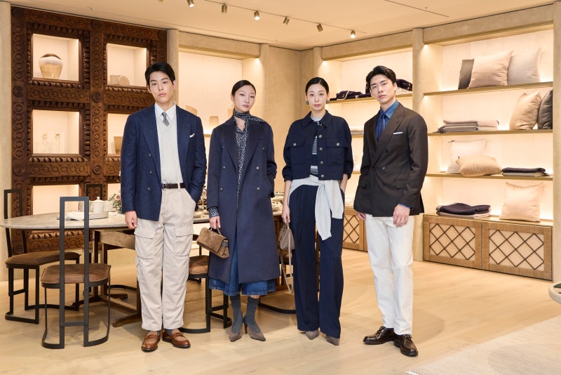 브루넬로 쿠치넬리 26 FW 컬렉션 공개, 청담 플래그십 스토어 매장에서 만나본 남자 명품 니트....