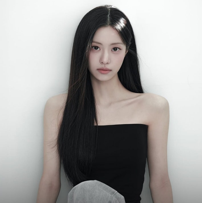 Starting anew with the school bullying controversy label... Former LE SSERAFIM member Kim Garam's actress profile revealed
