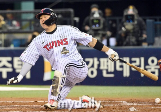 "LG가 기다리던 잠실 빅보이 이재원 아니었나? 아.. 2군 홈런왕도 송찬의에게 밀린 이유"