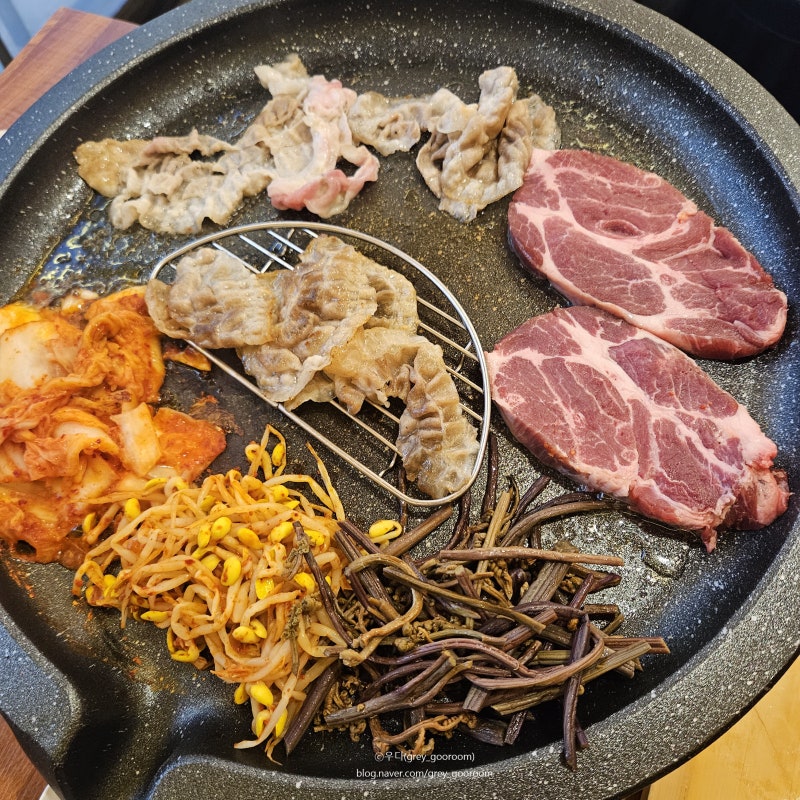 수원역 고기집 꽃대패삼겹살과 이베리코꽃목살 세트로 맛보기 수원역 삼겹살 맛집 완판도