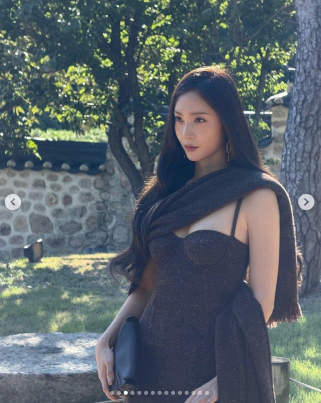 '크리스탈' 정수정, 파격 드레스 입고 뽐낸 반전 글래머 몸매…운명을보는 회사원