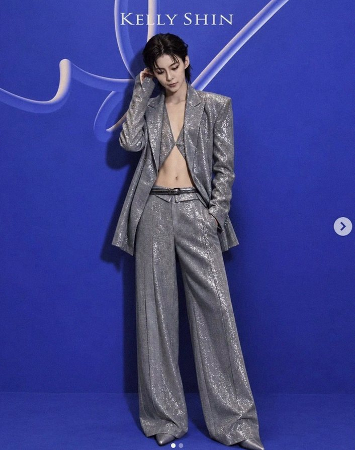 골때녀 에이스 정혜인의 반전 매력 서울패션위크 복근 패션 화제