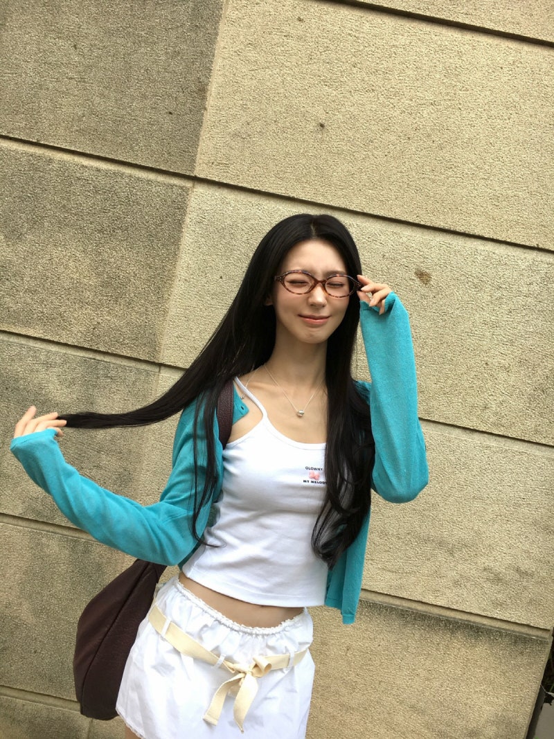 “아이돌이 입자 갑자기 떴다”…카리나·장원영 사복 속 숨은 K패션
