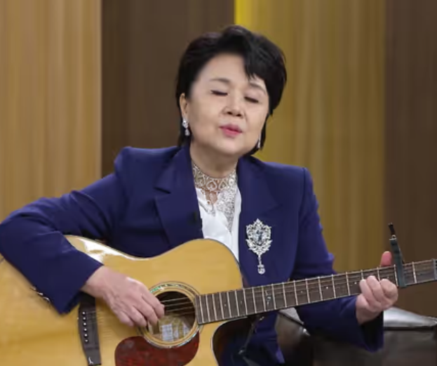 “그날 이후 기타를 못 잡았어요” 심수봉, 10·26 사태 후 기타 중단...47년 묻어둔 기억