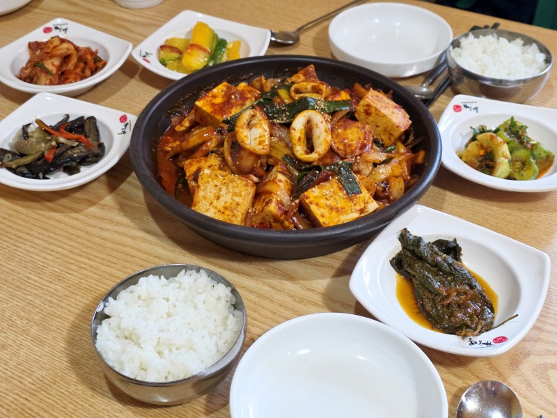 일산 두부 맛집 찌개 생각 싹 잊게 만든 오징어두부 두루치기