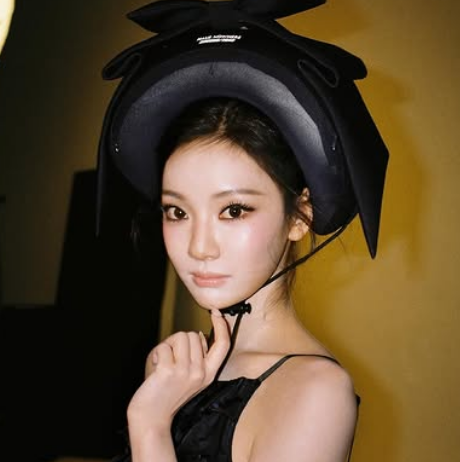 「侮辱的なジェスチャー論争」の後、結局再変更... aespa ニンニン、プロフィール写真論争の全貌