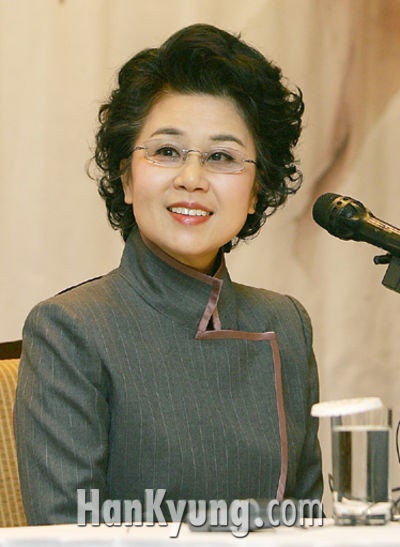 가수 심수봉 프로필 노래 나이 이혼 3번 결혼 남편 김호경 자녀 조카 손태진 편스토랑 자택 ....