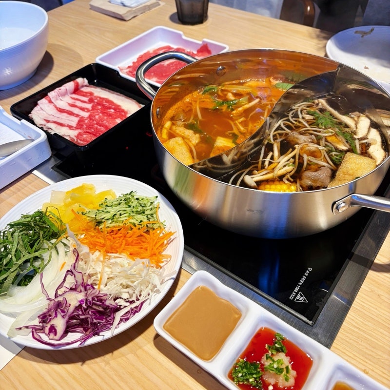 Dongbusan Lotte Mall Restaurant Roun Shabu Shabu Premium | Review of the Newly Opened Mushroom Shabu Buffet