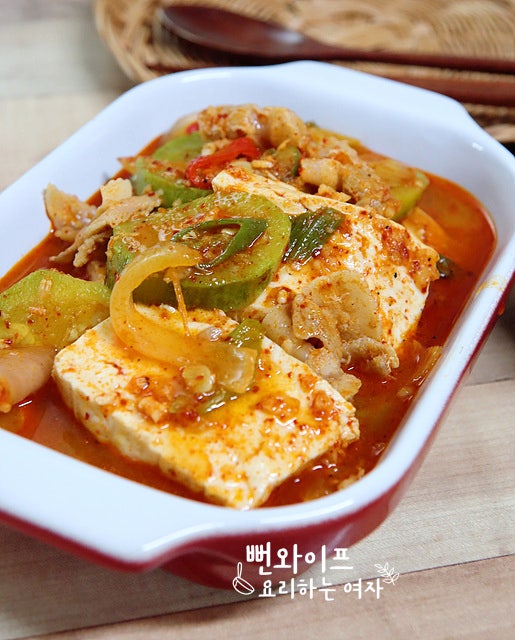푹푹 떠먹어야 제맛 애호박 두부찌개, 새우젓 호박 찌개 레시피