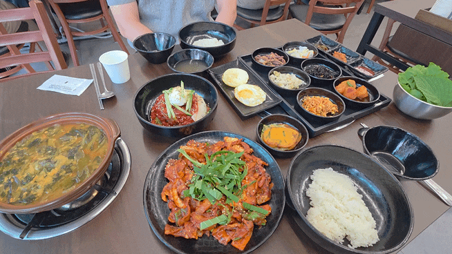 [세종맛집] 숯불직화제육정식맛집, 찌개 반찬까지 잘나오는 "부강시장집"
