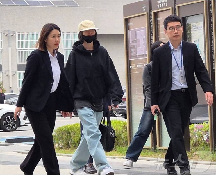 <b>나나 자택 침입 강도</b> 사건, 항소심도 징역 10년 구형…검찰이 ‘2차 ....
