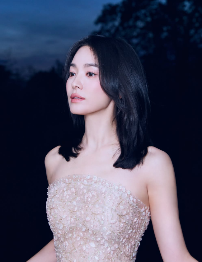 송혜교 프로필 학력 고향 재산 키 나이 가족 혈액형 mbti 작품활동 더글로리 사건사고 최근이....
