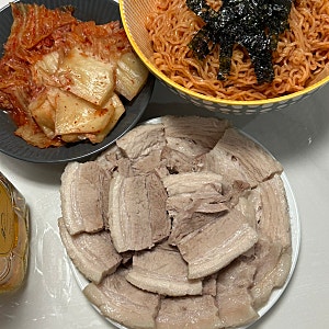 초간단 수육 삶는법 대파, 꽃소금만 있으면 돼요!̆̈ (된장, 커피분말, 쌍화탕, 월계수잎 다 ....